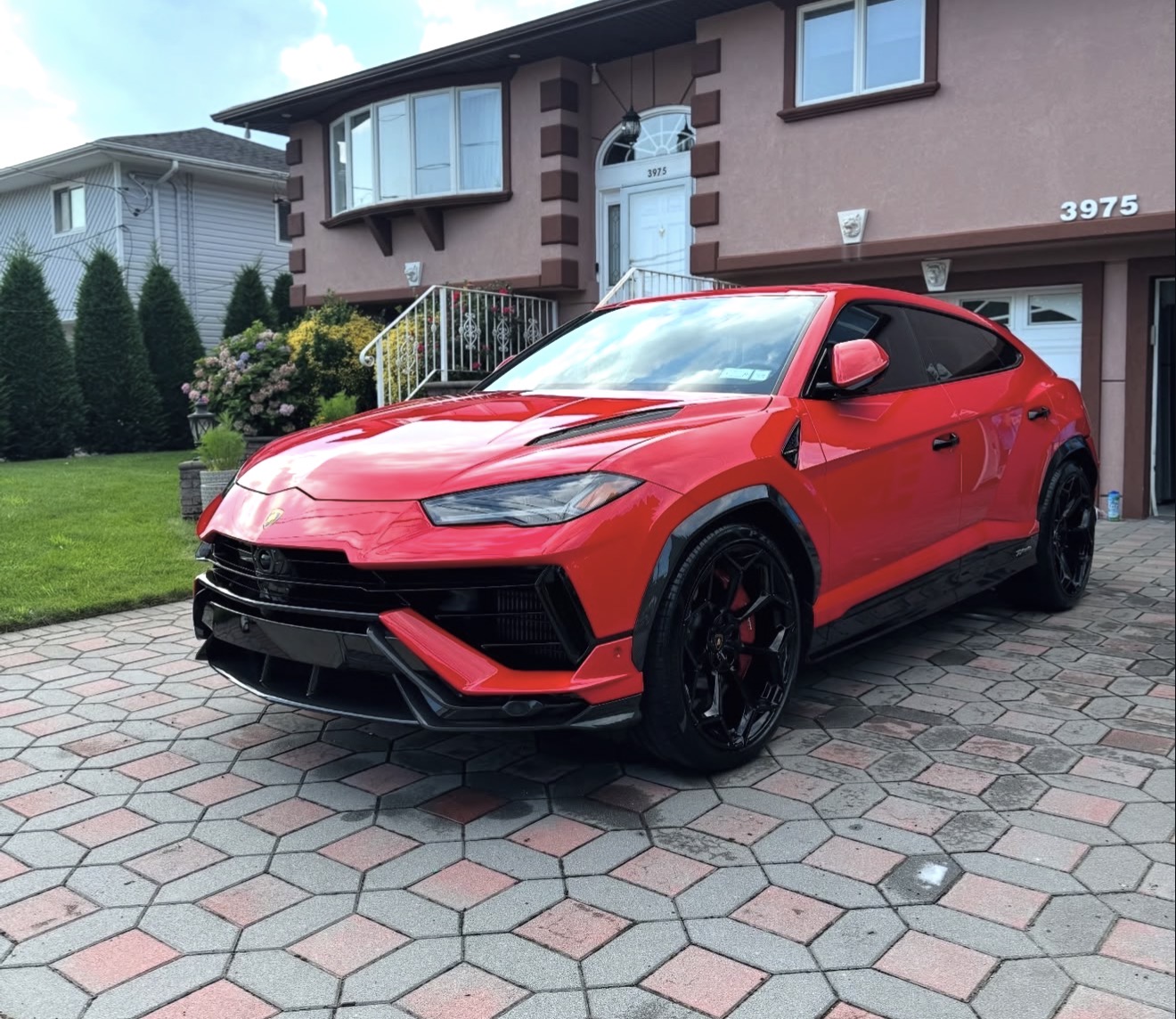 Lamborghini Urus front after detailing